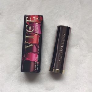 Urban decay lipstick CRUZ